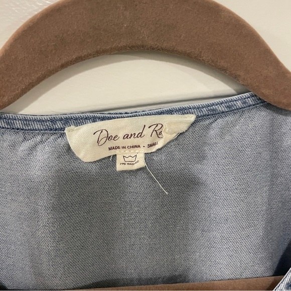 Light-wash Denim Peplum Top w/ Front-Tie Closure Detail - Picture 3 of 8